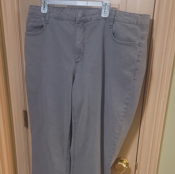 Womens Plus Sz 22W Jones New York Jeans Gray Beaded - Picture 2 of 8